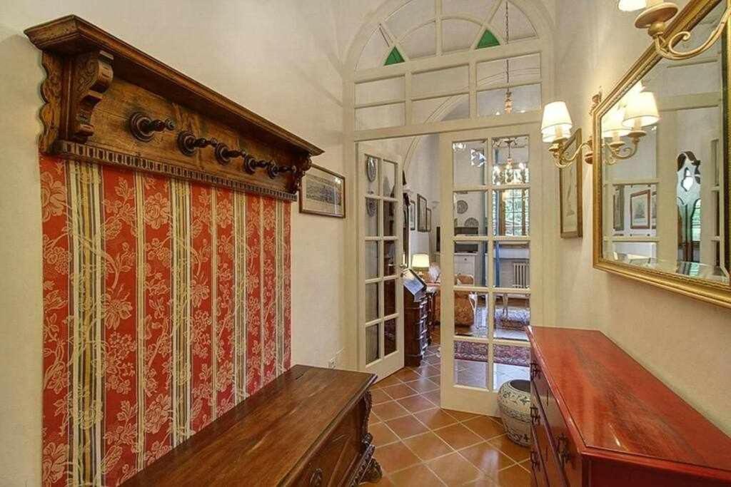 Апартаменты Santa Croce Elegant With Garage Флоренция Экстерьер фото