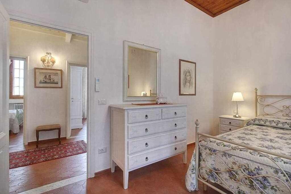 Апартаменты Santa Croce Elegant With Garage Флоренция Экстерьер фото