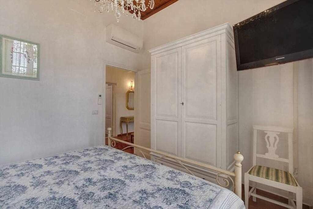 Апартаменты Santa Croce Elegant With Garage Флоренция Экстерьер фото