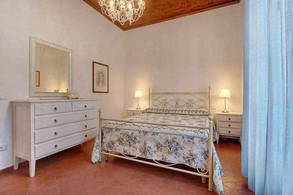 Апартаменты Santa Croce Elegant With Garage Флоренция Экстерьер фото
